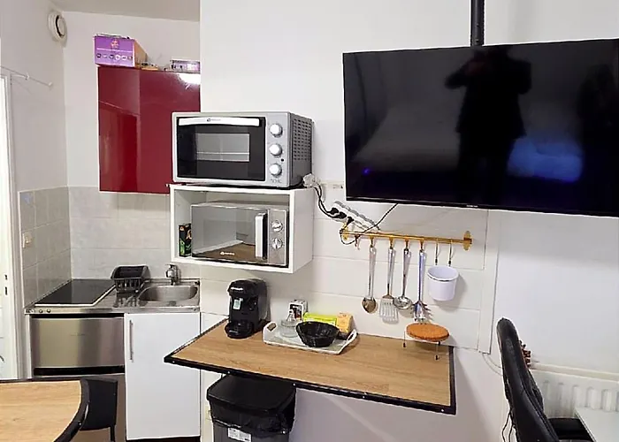 Antigone Centre 아파트